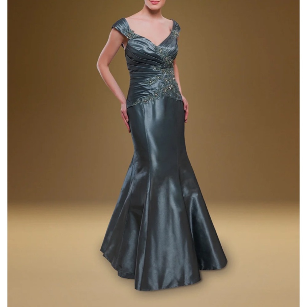 Rina Di Montella 1928 Brown Formal Dress